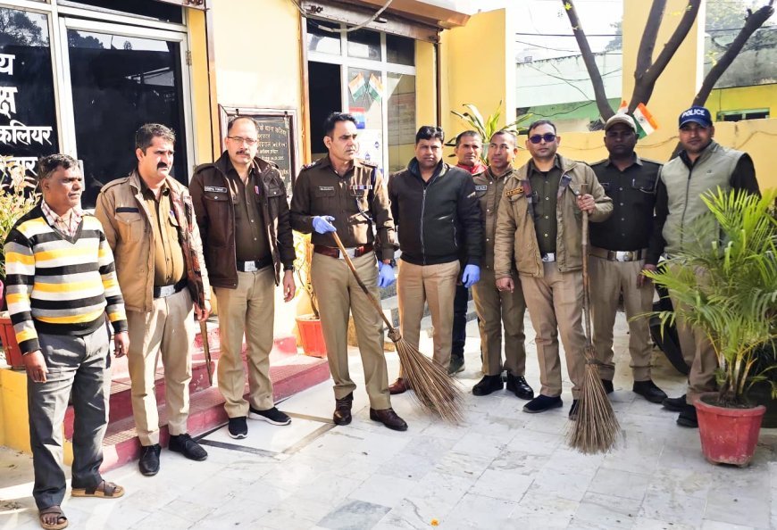 स्वस्थ और स्वछ बनाने के संकल्प के तहत उत्तराखंड पुलिस का स्वच्छता अभियान प्रदेश भर में जागरूकता बढ़ाने के उद्देश्य से पुलिस ने दिया संदेश