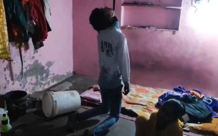 हरिद्वार: सिडकुल क्षेत्र की नेहरू कॉलोनी में एक दिल दहला देने वाली घटना सामने आई है, जहां एक युवक ने फांसी लगाकर आत्महत्या कर ली।