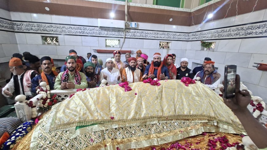 दरगाह साबिर पाक के ख़ादिम के खास बाबा गुलाम जिलानी का वार्षिक उर्स सम्पन सूफी राशिद साबरी की ख़ानक़ाह पर साहिबज़ादा शाह यावर ऐजाज़ की सरपरस्ती में महफ़िल ए समा का आयोजन
