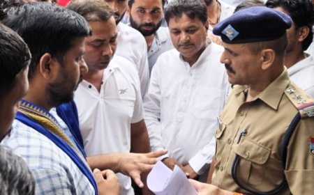 सोशल मीडिया पर पिरान कलियर को लेकर अभद्र टिप्पणी करने पर भड़के लोग भीम आर्मी ने पिरान कलियर कोतवाली प्रभारी निरीक्षक को ज्ञापन दे कर कार्रवाही की मांग की।