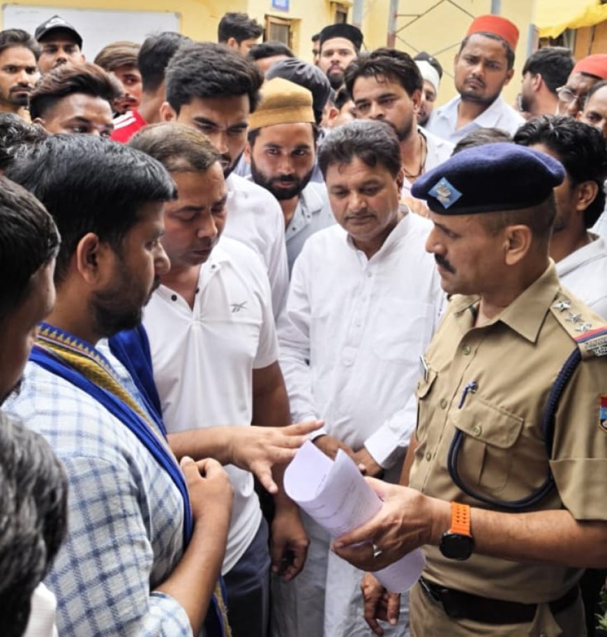 सोशल मीडिया पर पिरान कलियर को लेकर अभद्र टिप्पणी करने पर भड़के लोग भीम आर्मी ने पिरान कलियर कोतवाली प्रभारी निरीक्षक को ज्ञापन दे कर कार्रवाही की मांग की।